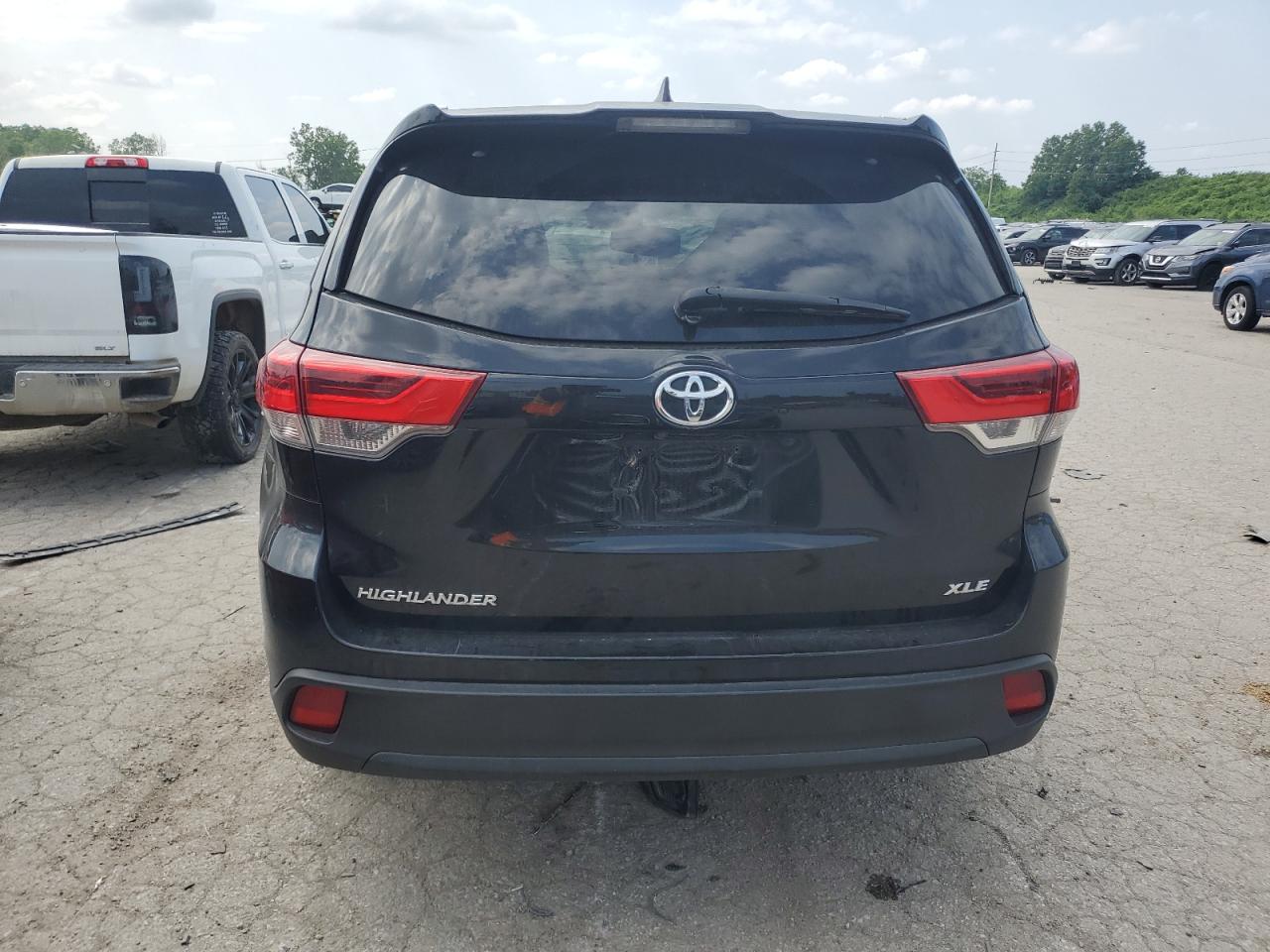 5TDKZRFH3HS198145 2017 Toyota Highlander Se