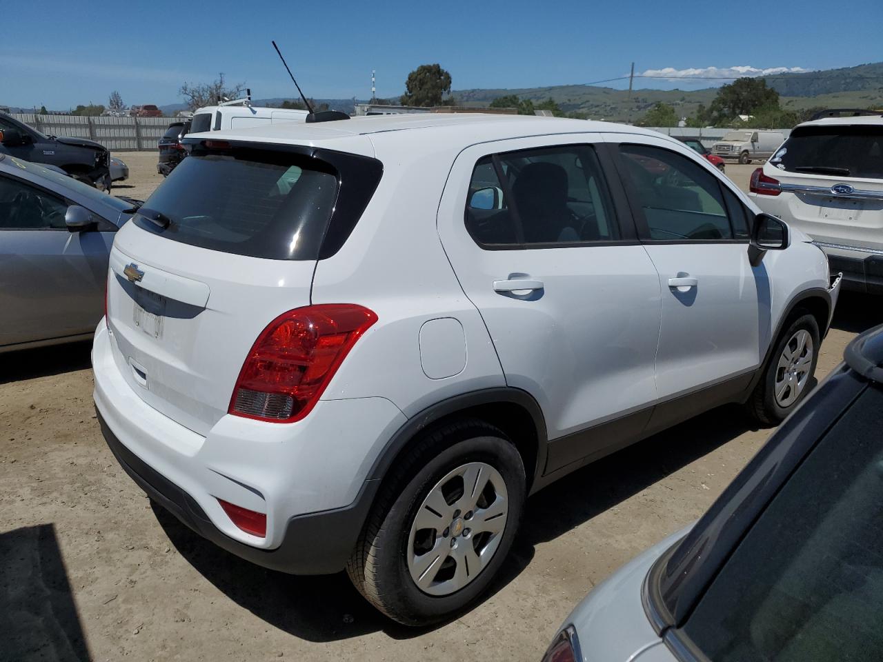 3GNCJKSB3JL205828 2018 Chevrolet Trax Ls