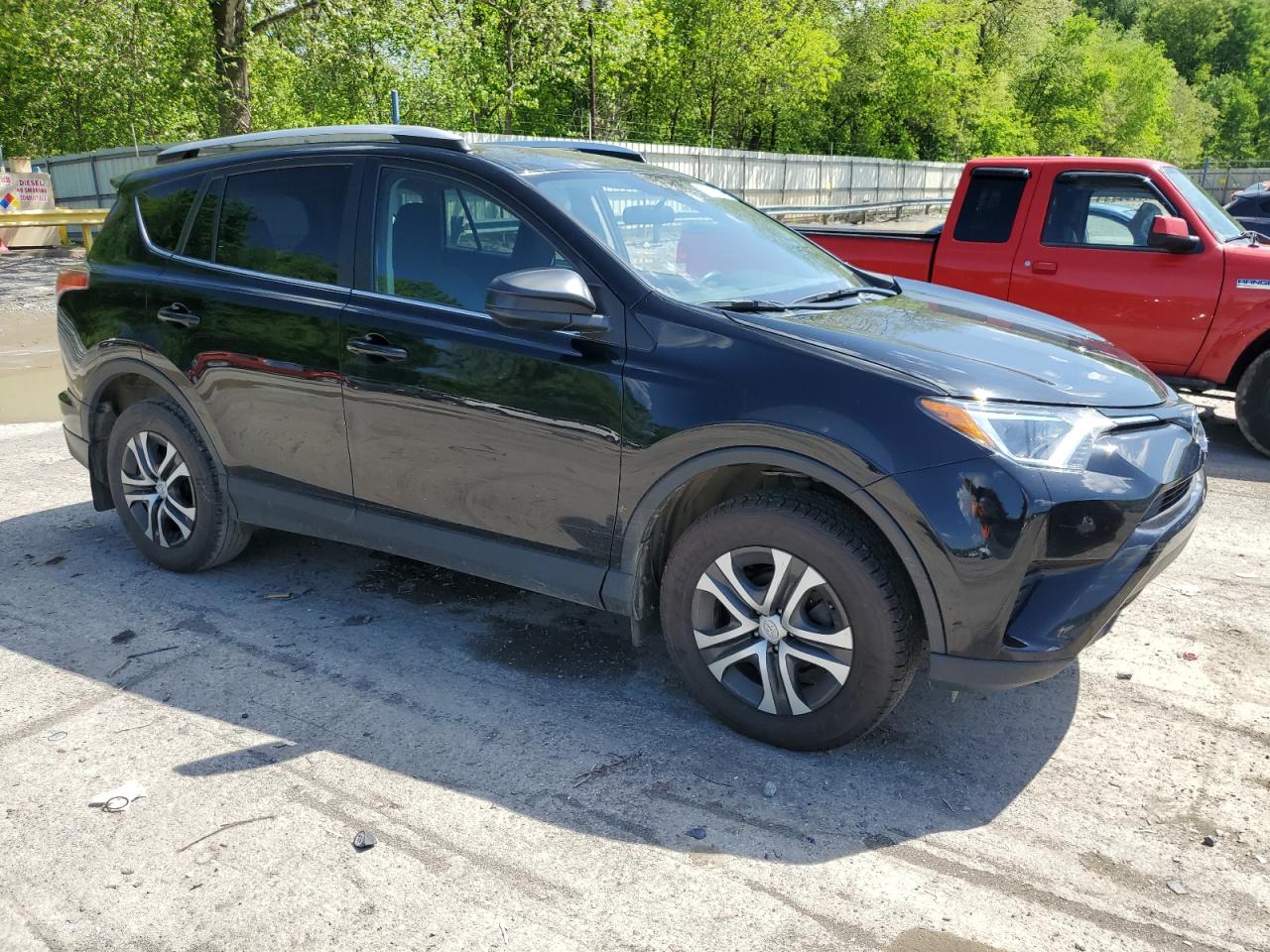 2T3ZFREV7GW274932 2016 Toyota Rav4 Le