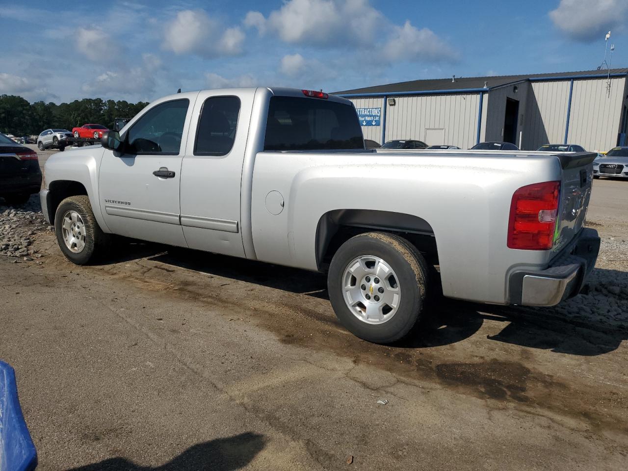 1GCRCSE02BZ253385 2011 Chevrolet Silverado C1500 Lt