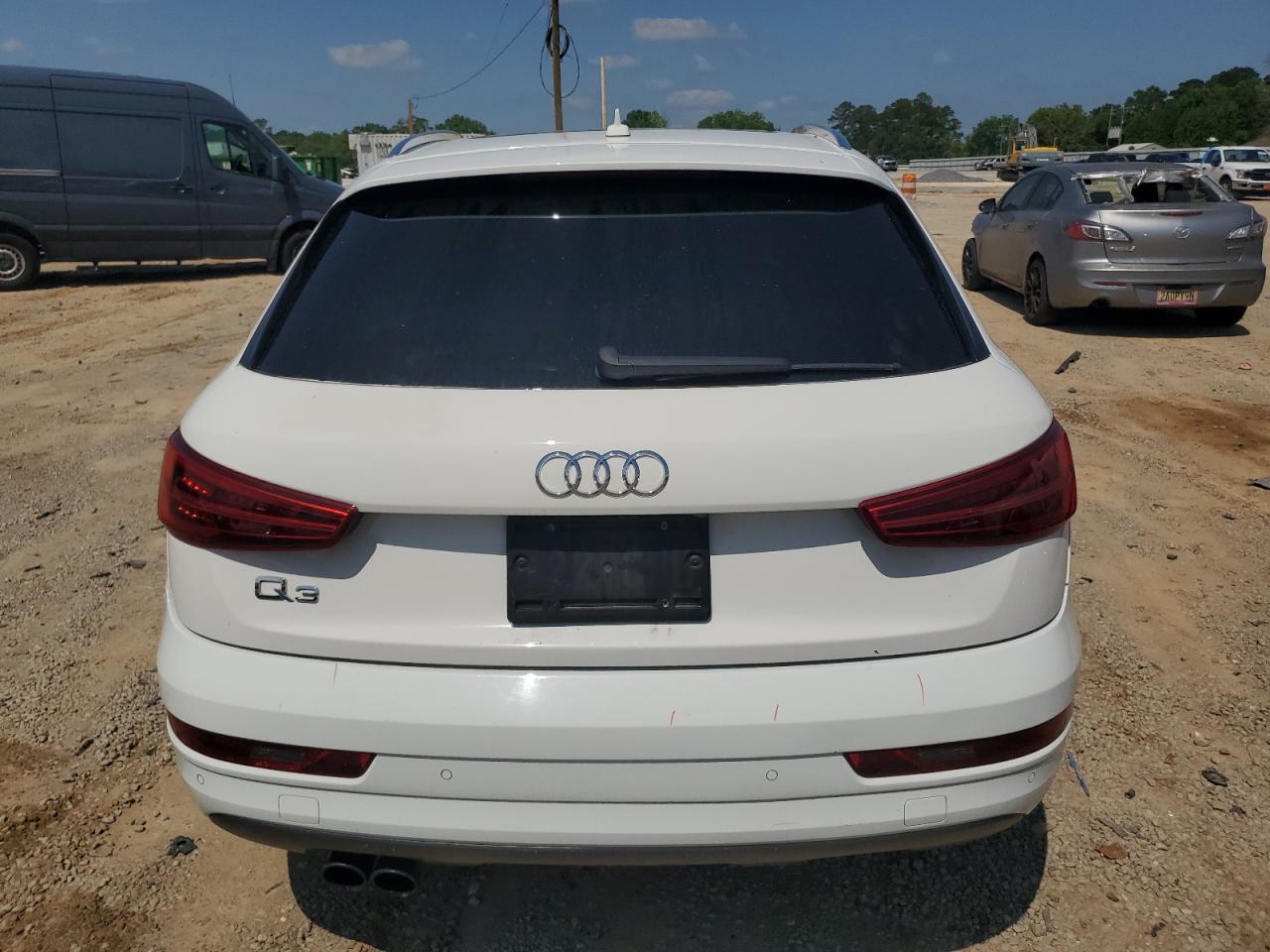 WA1BCCFS6JR030007 2018 Audi Q3 Premium