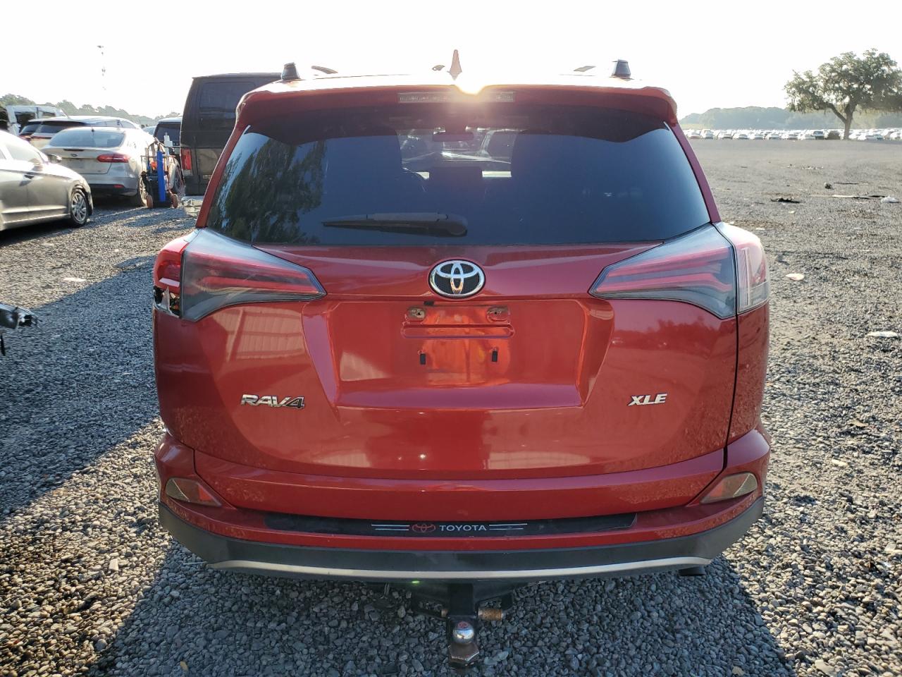 JTMWFREV7HJ108705 2017 Toyota Rav4 Xle