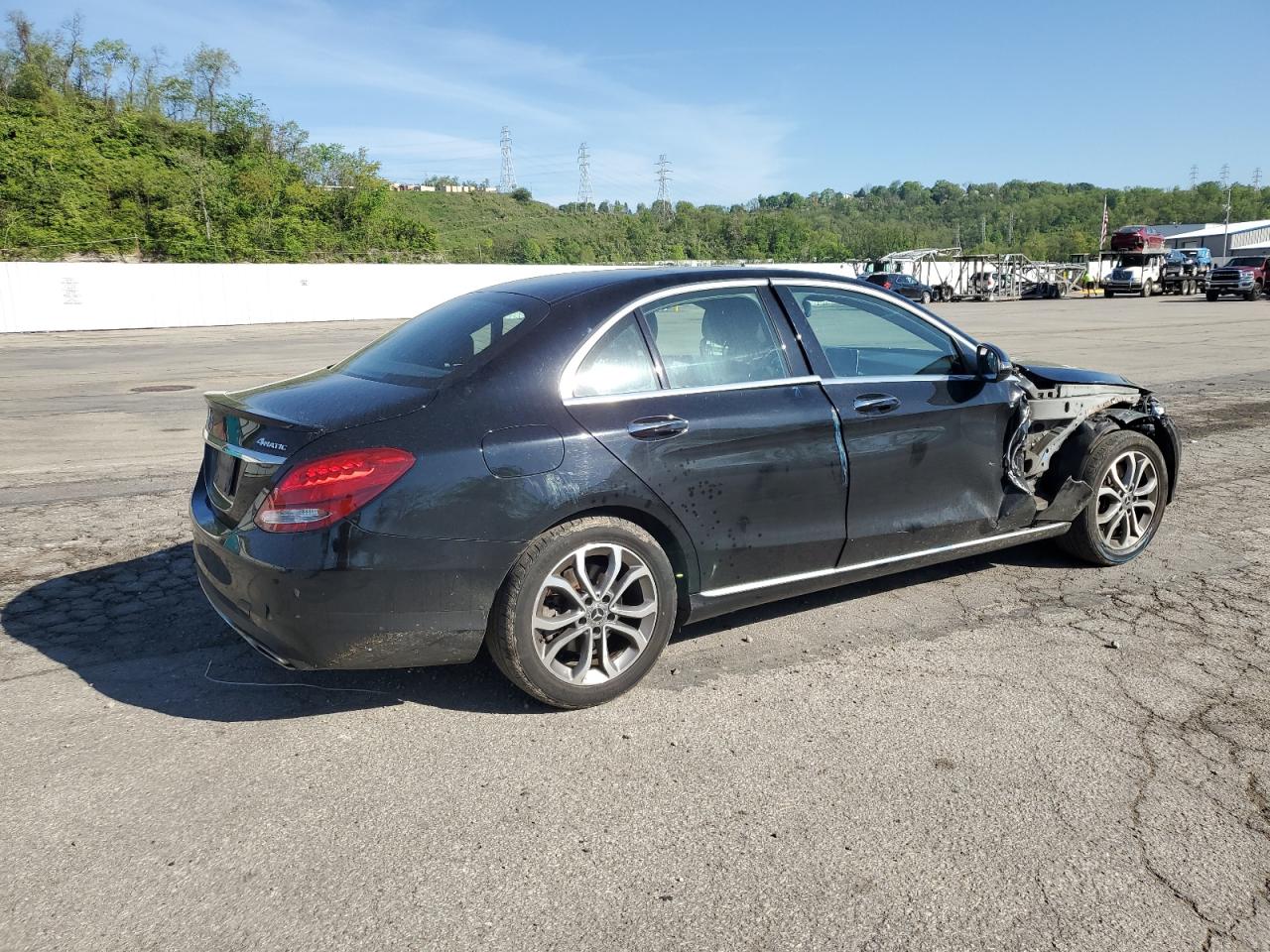 55SWF4KB8JU235861 2018 Mercedes-Benz C 300 4Matic