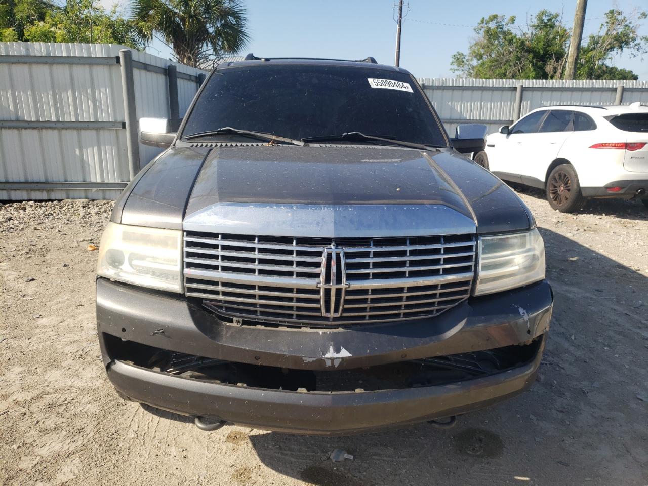 5LMJJ2H53BEJ03988 2011 Lincoln Navigator