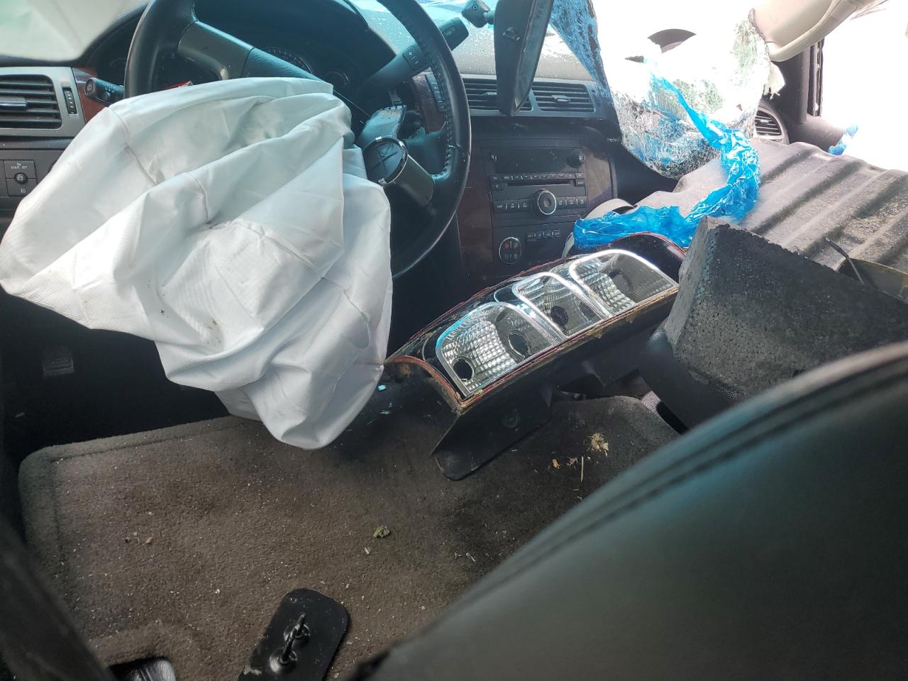 1GNSKBE03BR209388 2011 Chevrolet Tahoe K1500 Lt