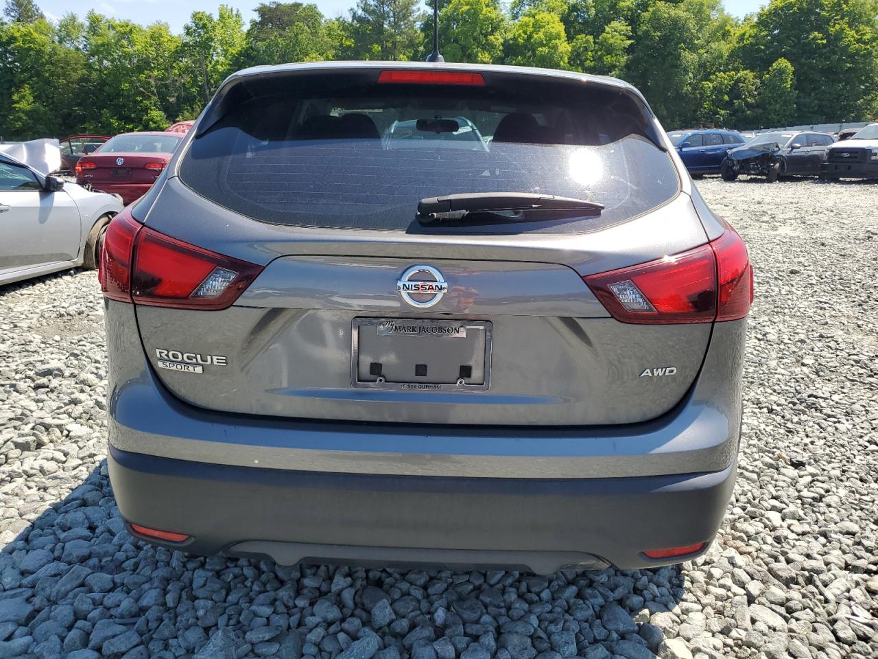 JN1BJ1CR8JW251095 2018 Nissan Rogue Sport S