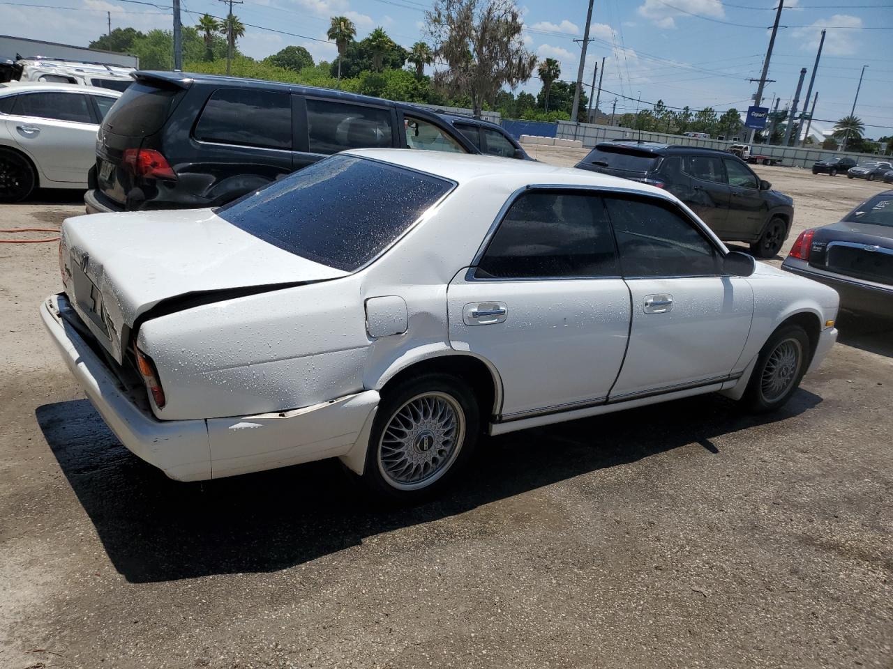 PY32814049 1995 Nissan Gloria