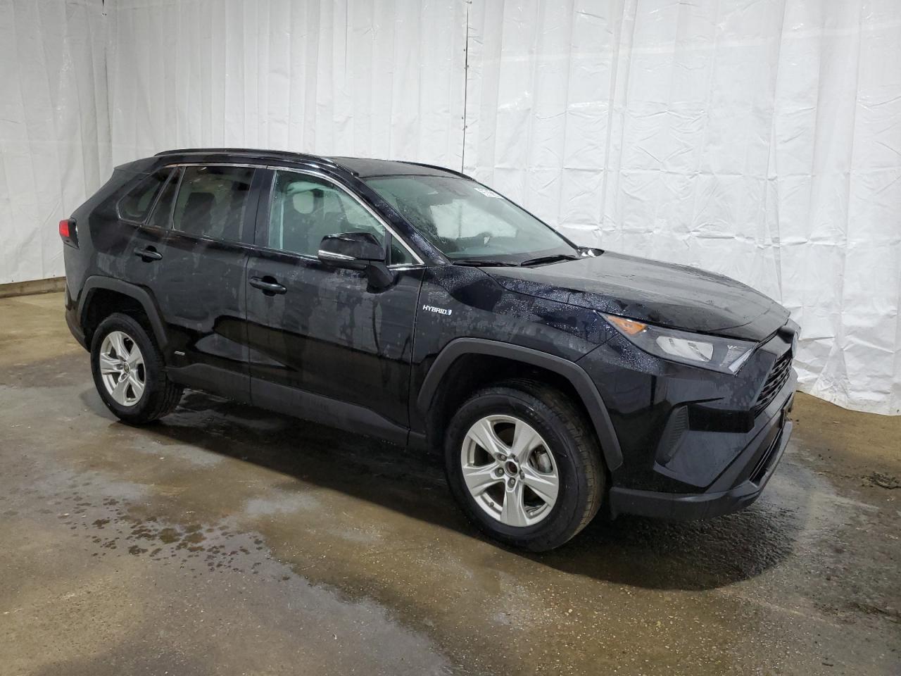 4T3MWRFV3MU016704 2021 Toyota Rav4 Le