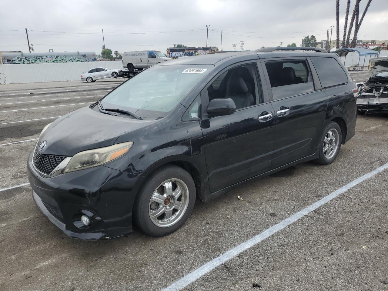 5TDXZ3DC3HS786105 TOYOTA SIENNA 2017