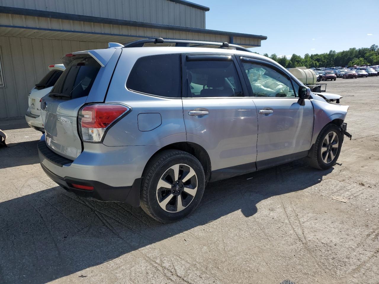 JF2SJAGC2JH523939 2018 Subaru Forester 2.5I Premium