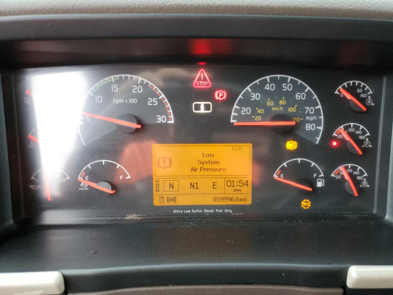 4V4NC9EH9HN982937 2017 Volvo Vn Vnl