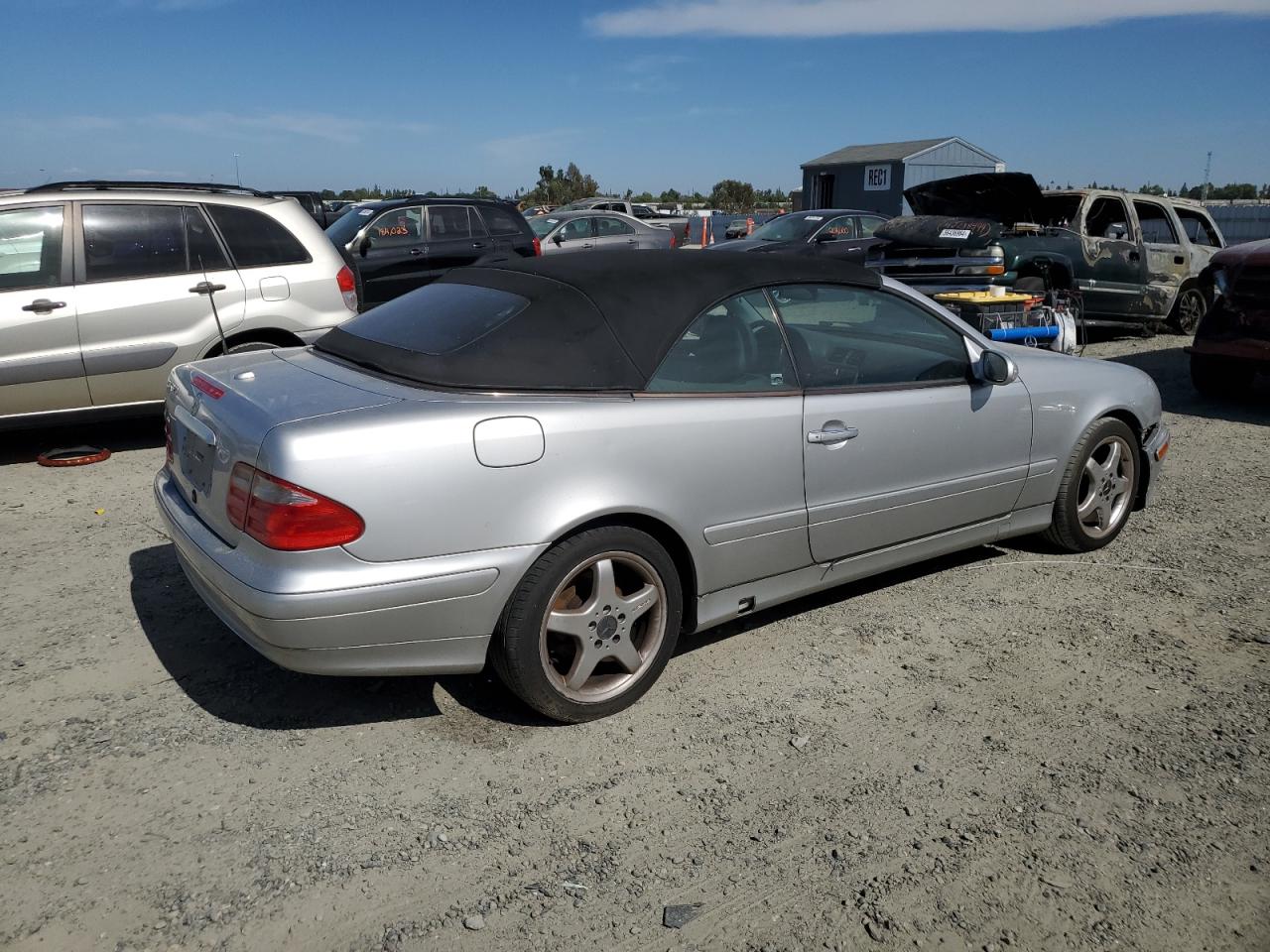 WDBLK65G91T084799 2001 Mercedes-Benz Clk 320