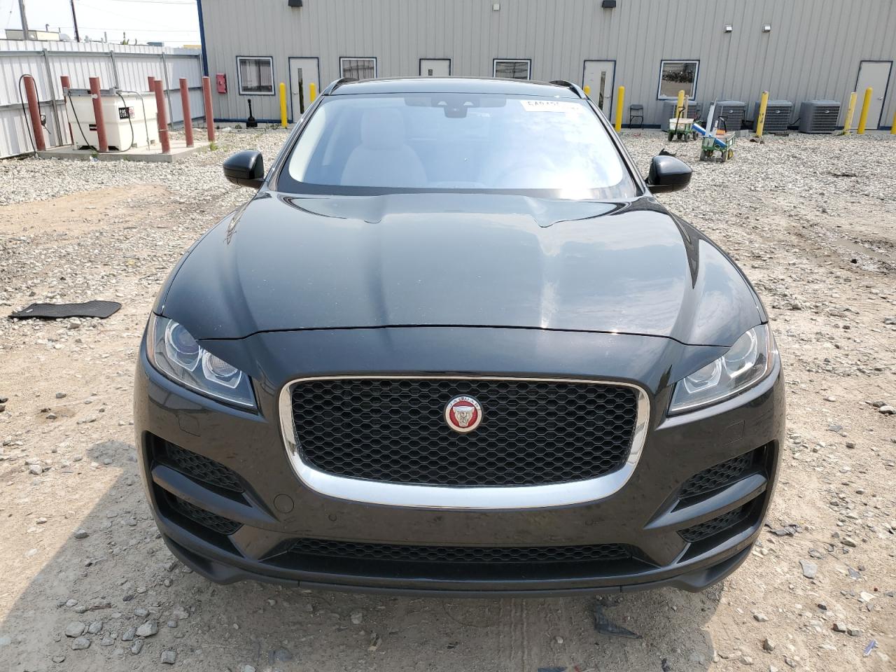 SADCJ2BV6HA881764 2017 Jaguar F-Pace Premium