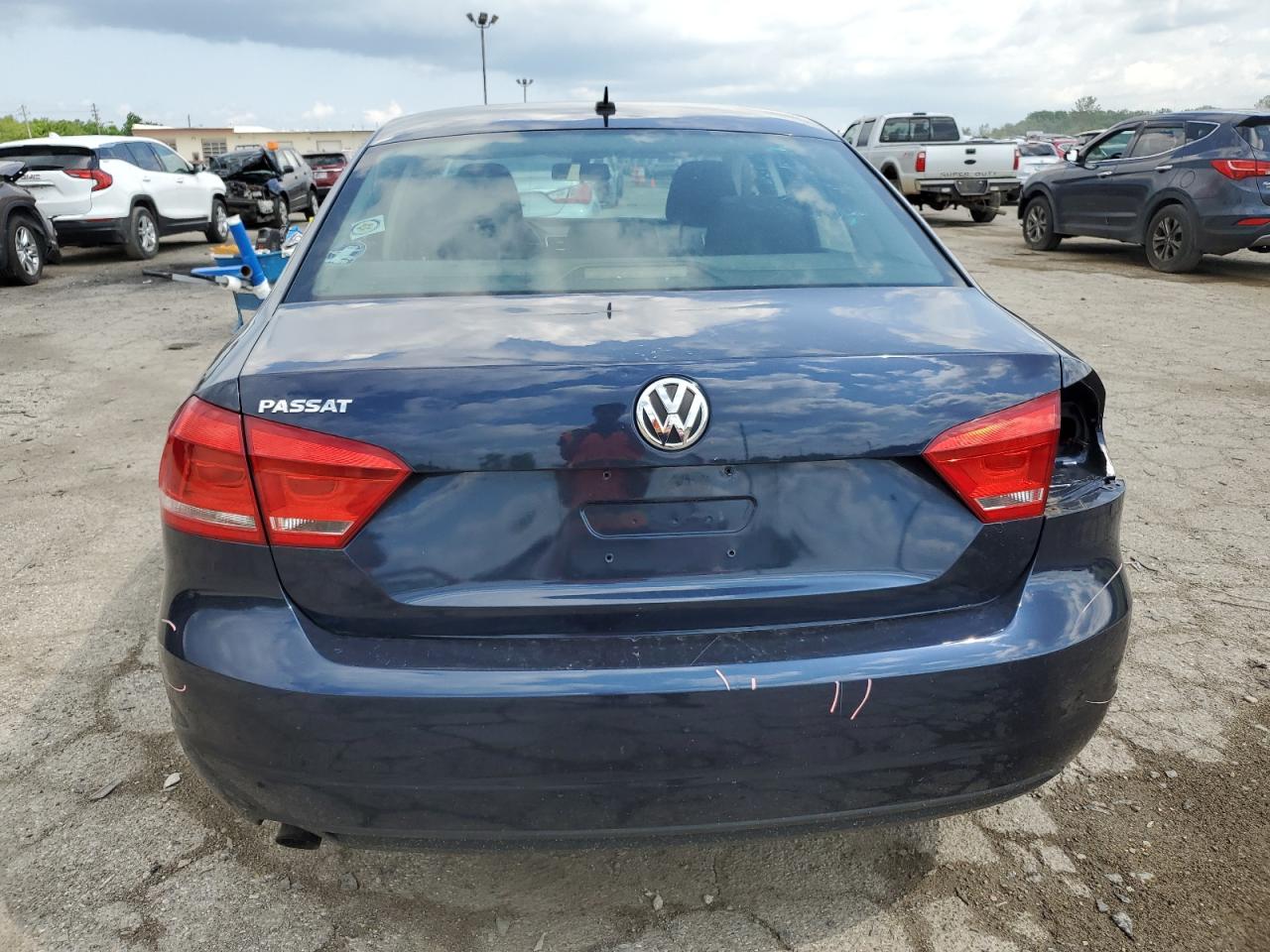 1VWAH7A33CC018961 2012 Volkswagen Passat S