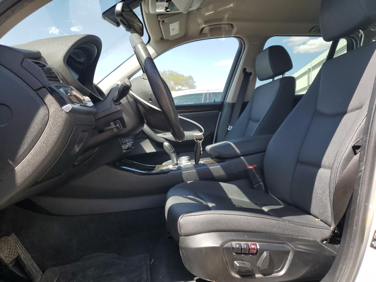 5UXWX9C32H0W69137 2017 BMW X3 xDrive28I