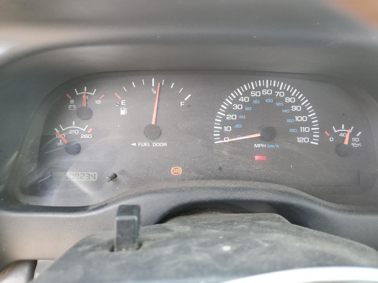 1B7FL26P3WS586482 1998 Dodge Dakota