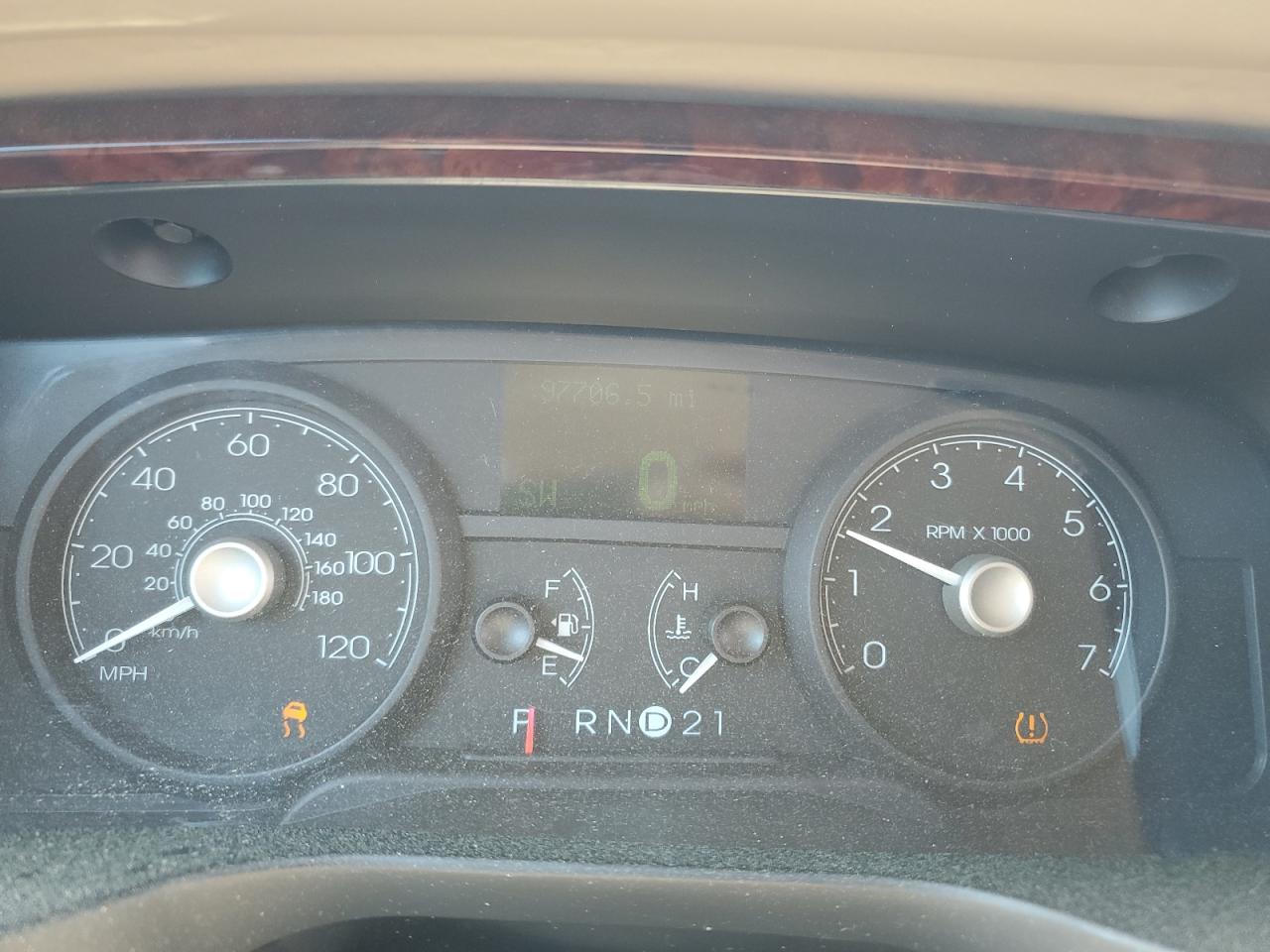 2LNBL8CV4AX605871 2010 Lincoln Town Car Signature Limited