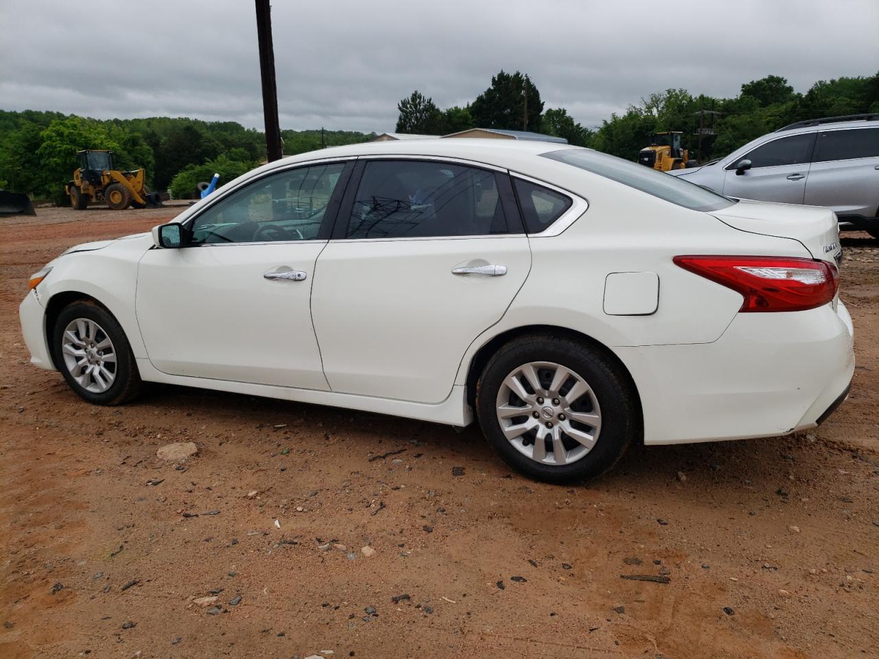 1N4AL3AP2GC239685 2016 Nissan Altima 2.5