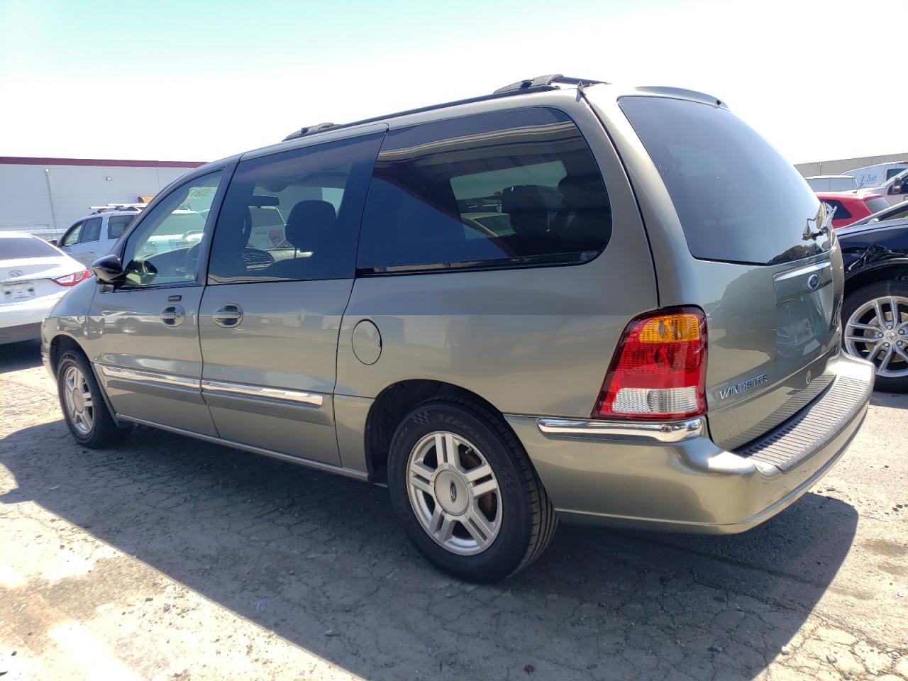 2FMZA52483BB05465 2003 Ford Windstar Se