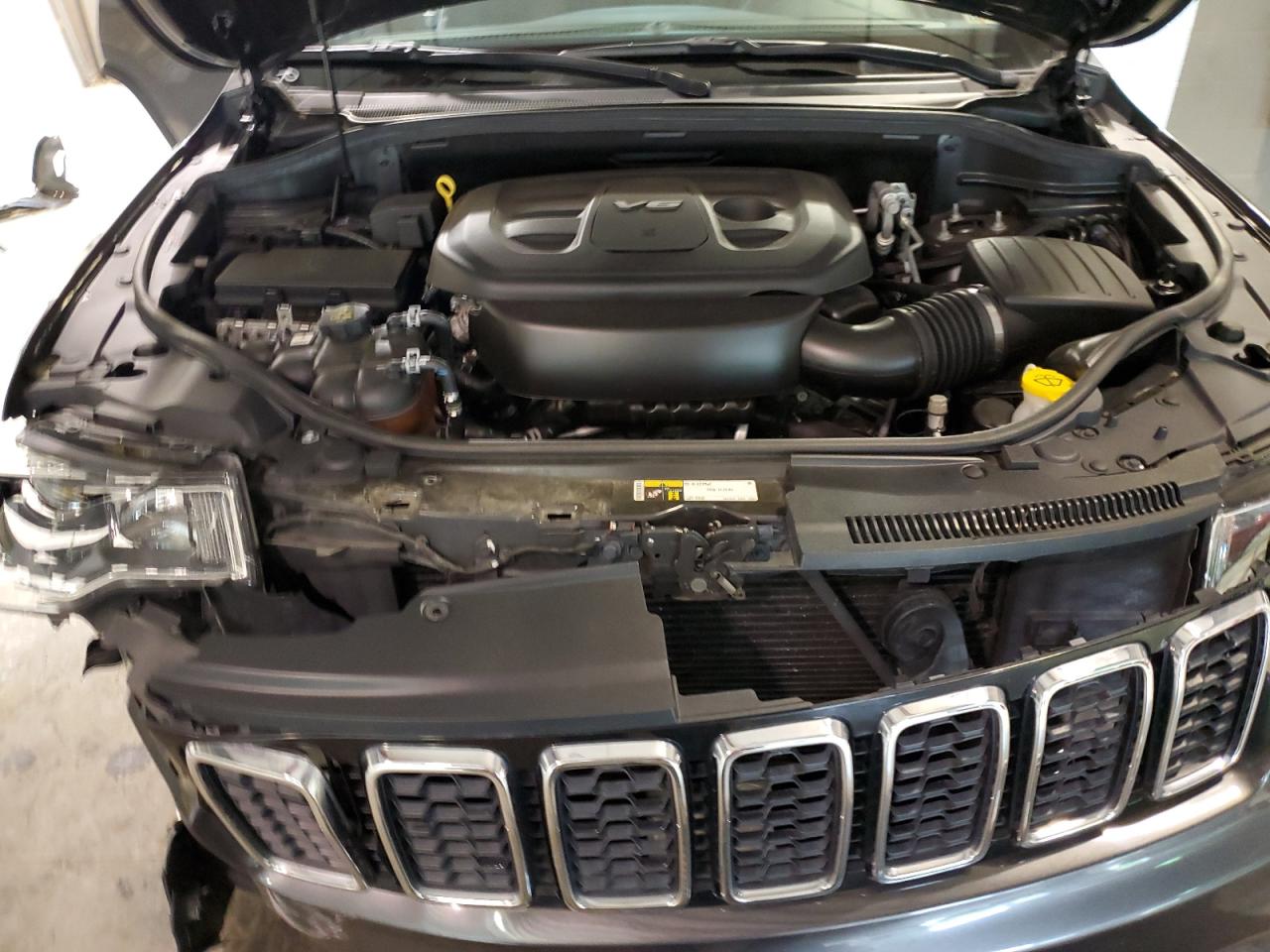 1C4RJFBG5JC421875 2018 Jeep Grand Cherokee Limited