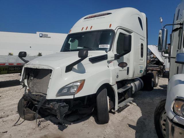 Lot #2516934576 2019 FREIGHTLINER CASCADIA 1 salvage car