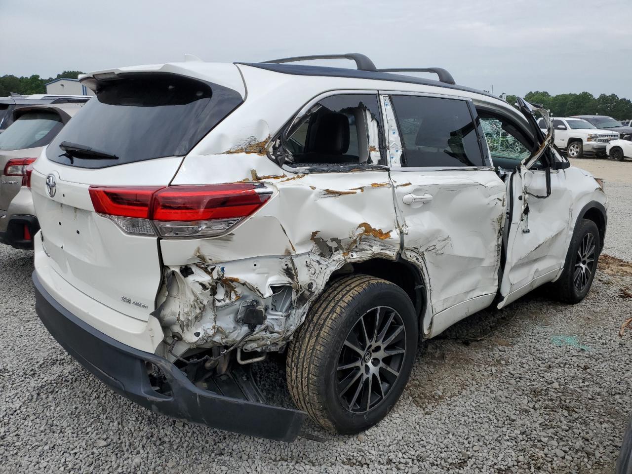 5TDJZRFH5HS407817 TOYOTA HIGHLANDER 2017