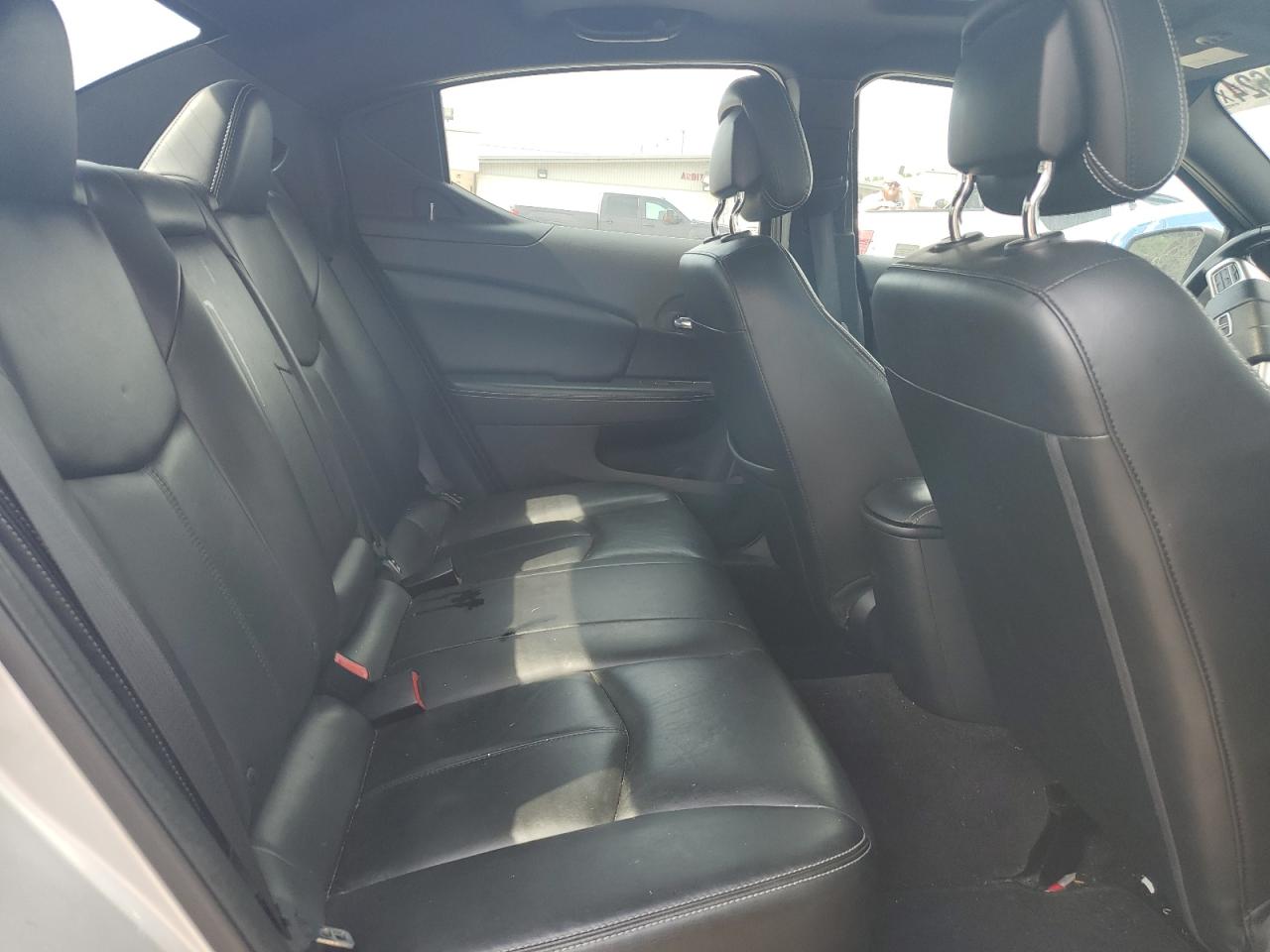 1B3BD2FG8BN583826 2011 Dodge Avenger Lux