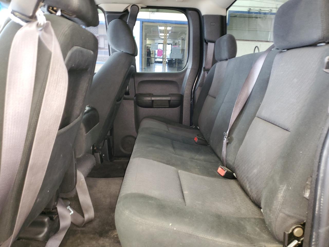 1GCRKREA4BZ419068 2011 Chevrolet Silverado K1500 Ls