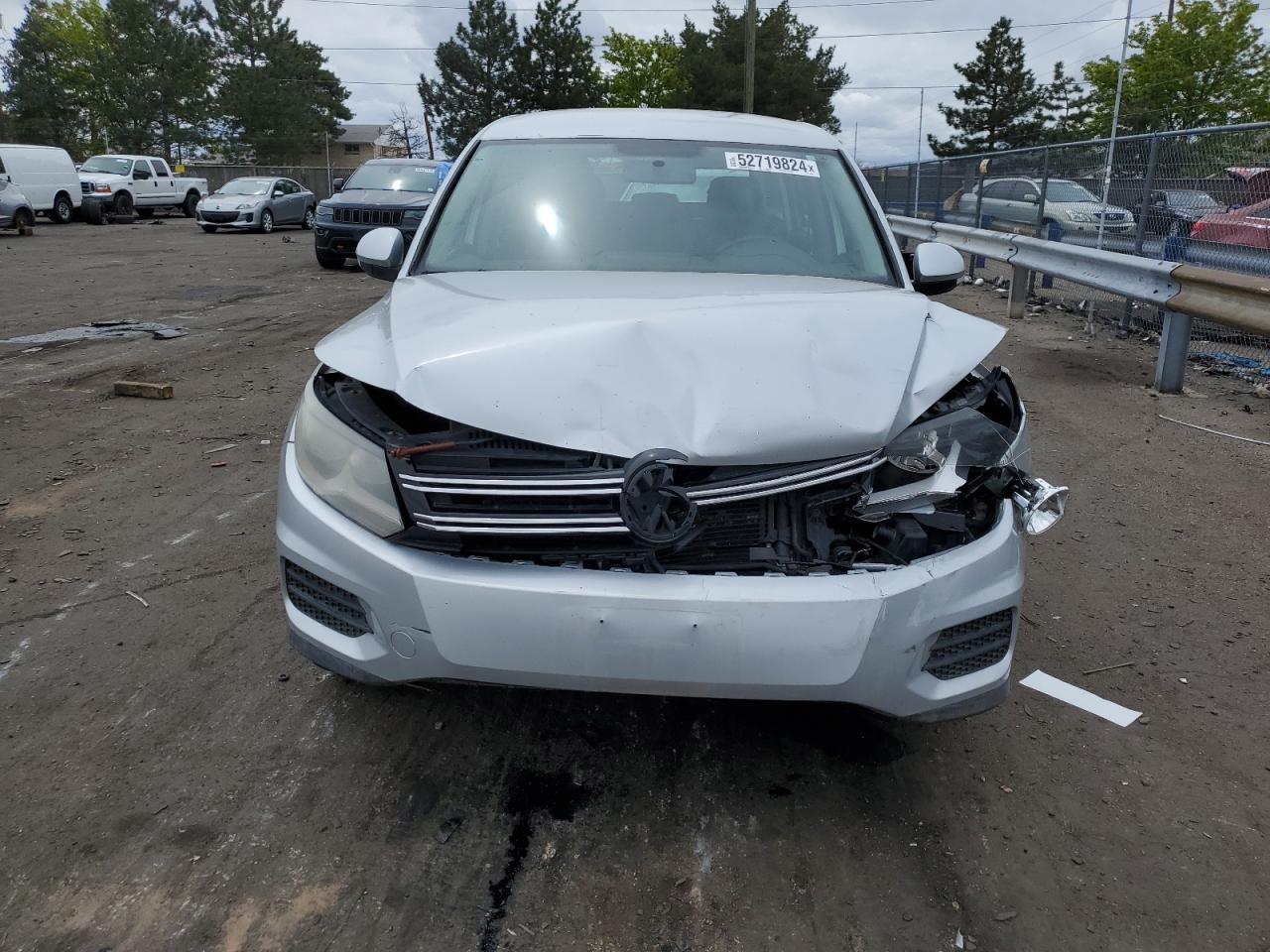 2012 Volkswagen Tiguan S vin: WVGBV7AX0CW559561