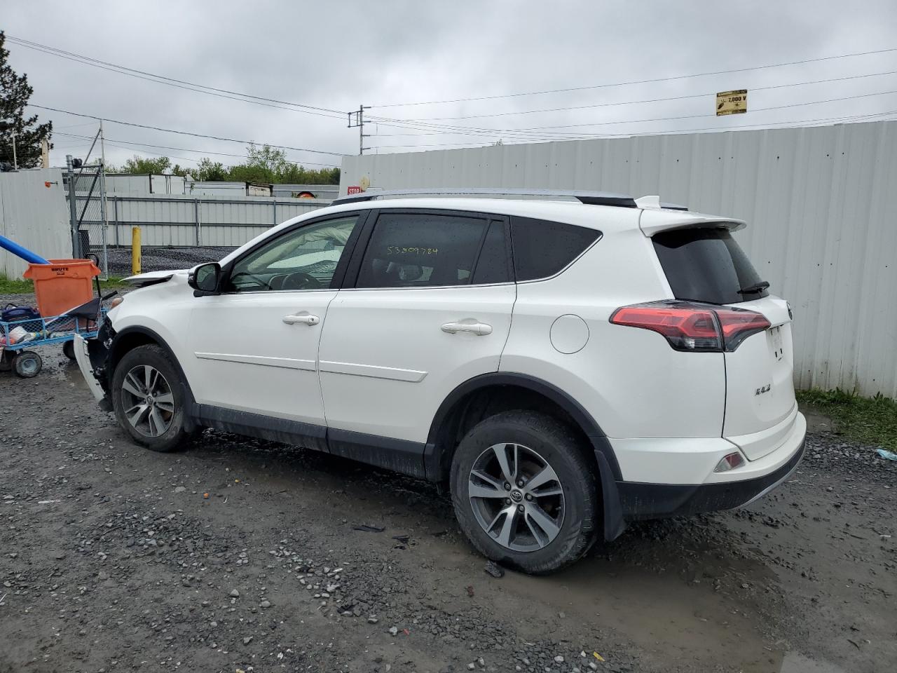 JTMRFREV7HJ114310 2017 Toyota Rav4 Xle