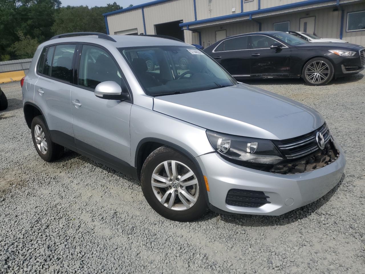 WVGAV7AX8HK012533 2017 Volkswagen Tiguan S