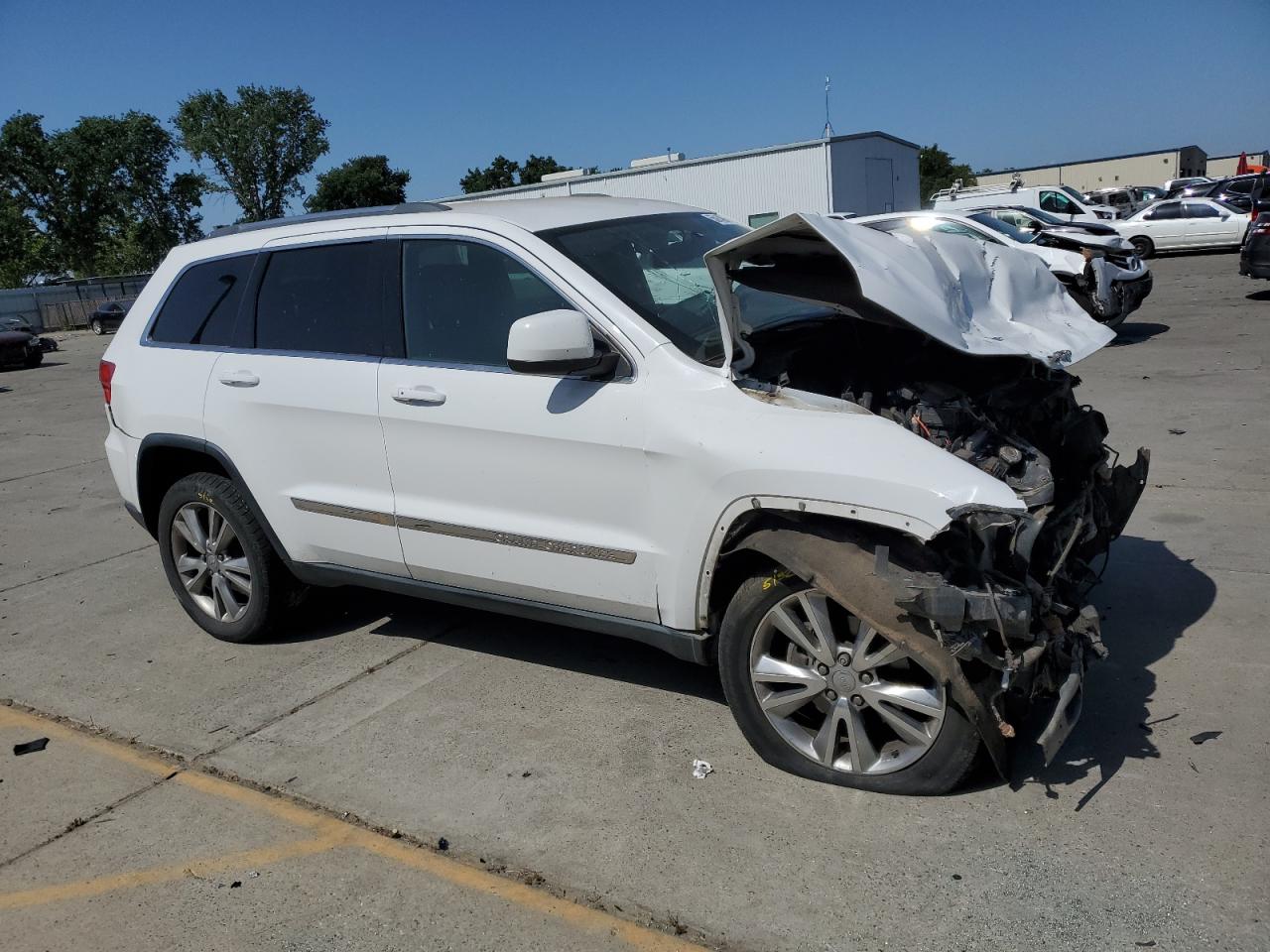 2013 Jeep Grand Cherokee Laredo vin: 1C4RJFAG1DC557359