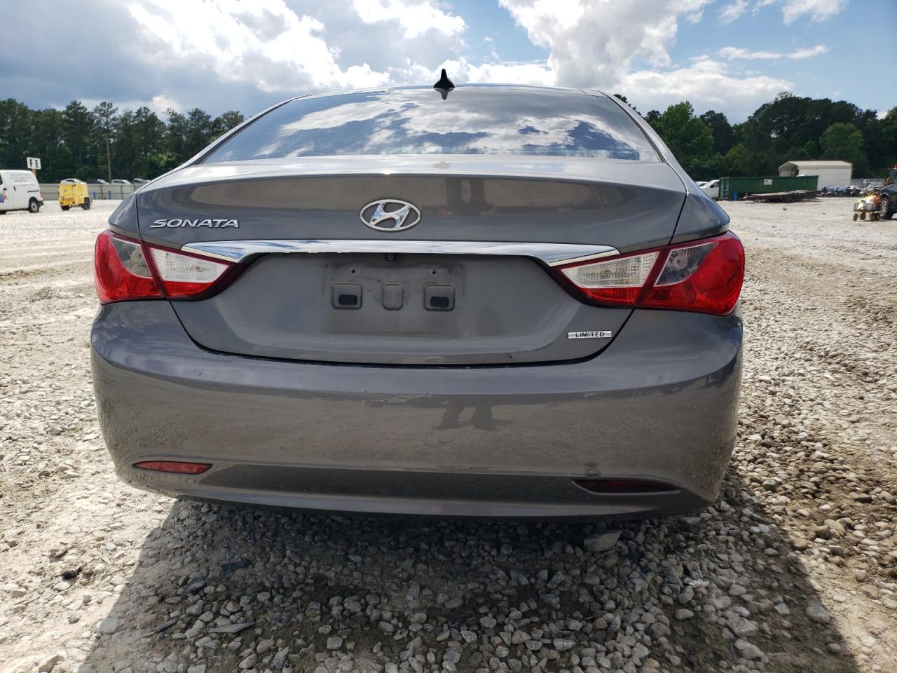 5NPEC4AC5DH617495 2013 Hyundai Sonata Se