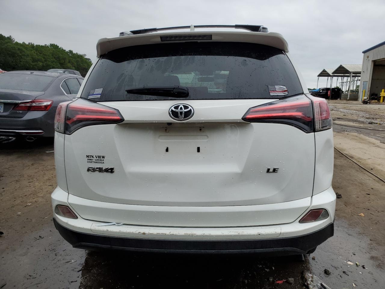 JTMZFREV1GJ083926 2016 Toyota Rav4 Le