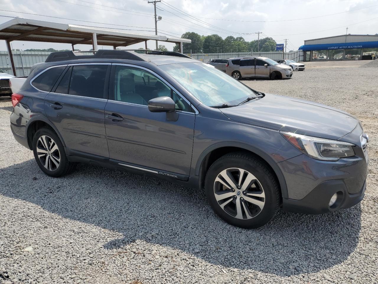 2018 Subaru Outback 2.5I Limited vin: 4S4BSANC7J3363970