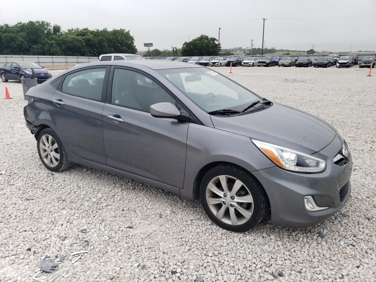 KMHCU4AE4EU604634 2014 Hyundai Accent Gls