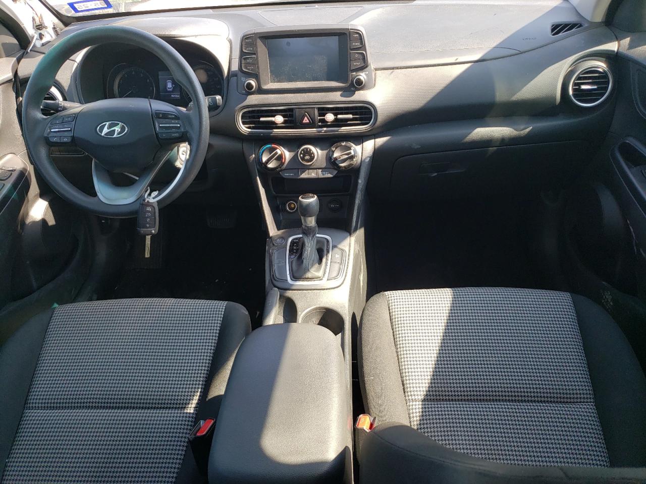 KM8K12AA9JU104629 2018 Hyundai Kona Se