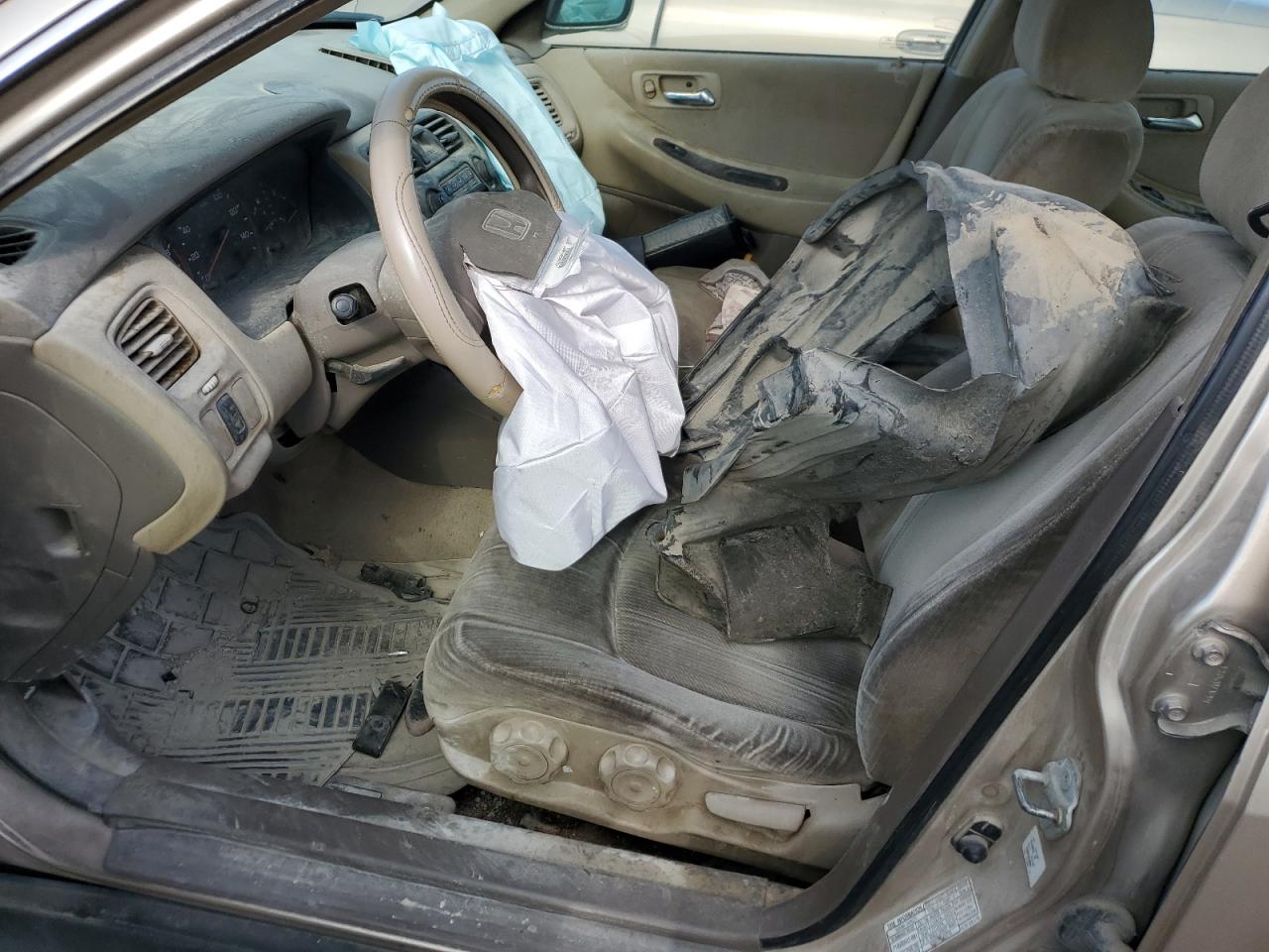 1HGCG5672YA064168 2000 Honda Accord Se