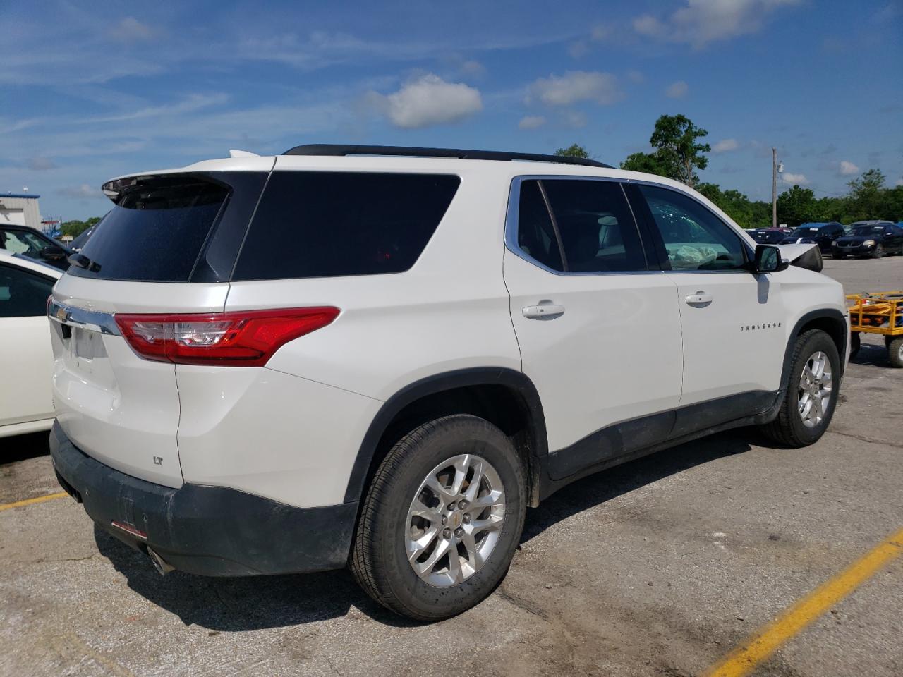 2019 Chevrolet Traverse Lt vin: 1GNEVHKW2KJ301039