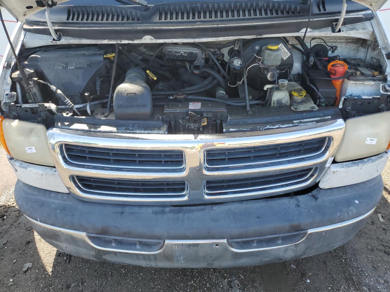 2B7HB11X4YK126421 2000 Dodge Ram Van B1500