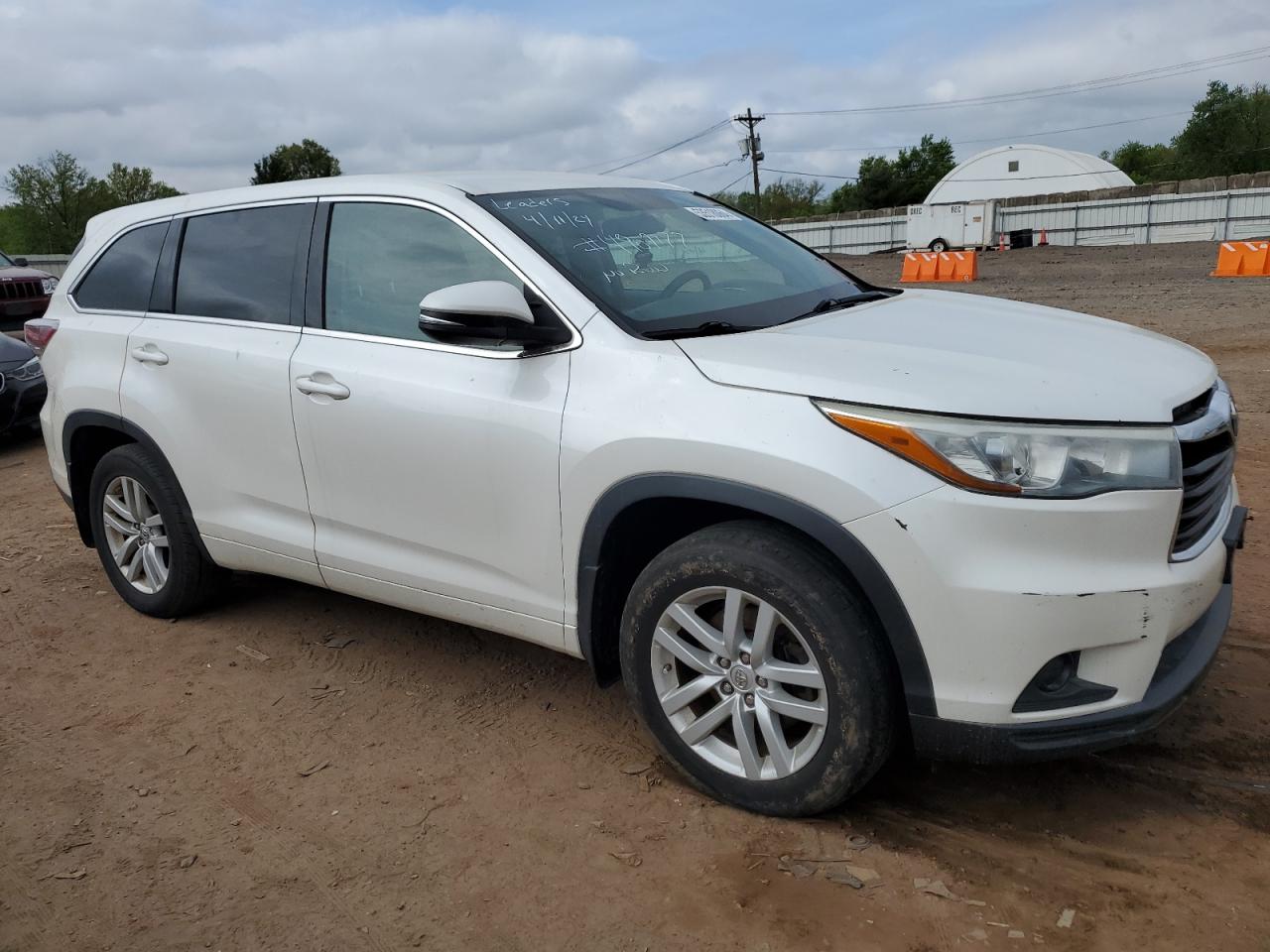 2015 Toyota Highlander Le vin: 5TDBKRFH4FS115436