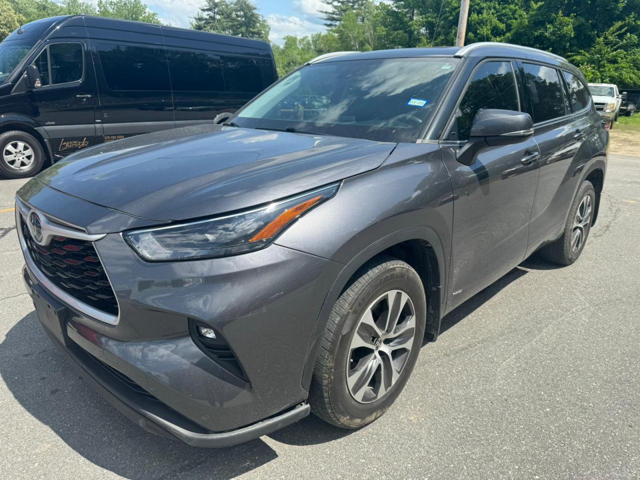 2022 Toyota Highlander Hybrid Xle vin: 5TDGBRCH7NS549939