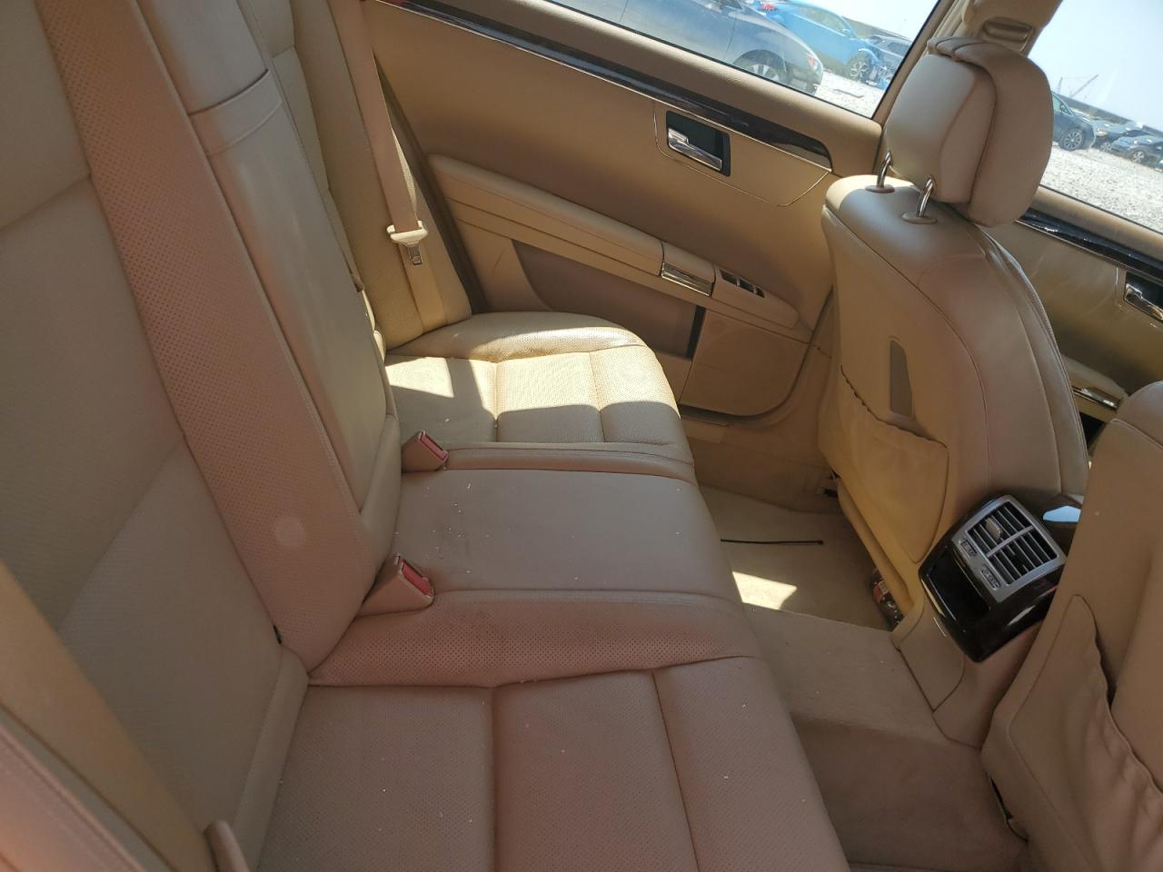 WDDNG7BB9AA338992 2010 Mercedes-Benz S 550