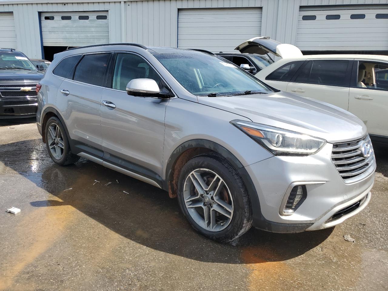 2018 Hyundai Santa Fe Se Ultimate vin: KM8SR4HF8JU289827