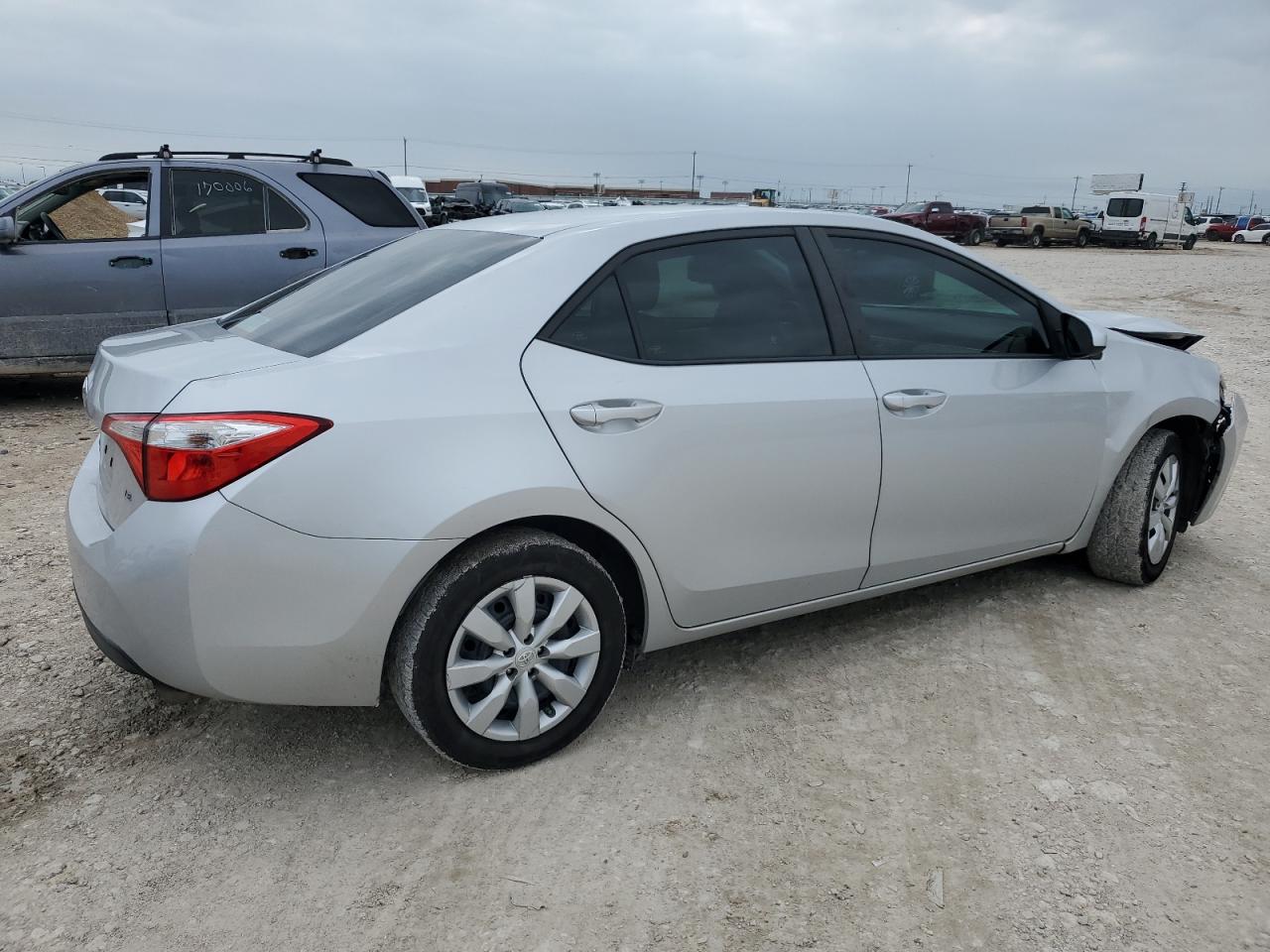 2015 Toyota Corolla L vin: 5YFBURHE4FP246839