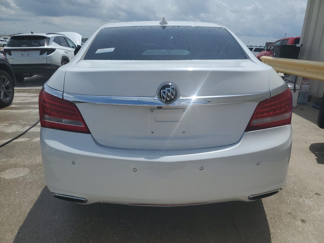 1G4GF5G33FF167917 2015 Buick Lacrosse Premium