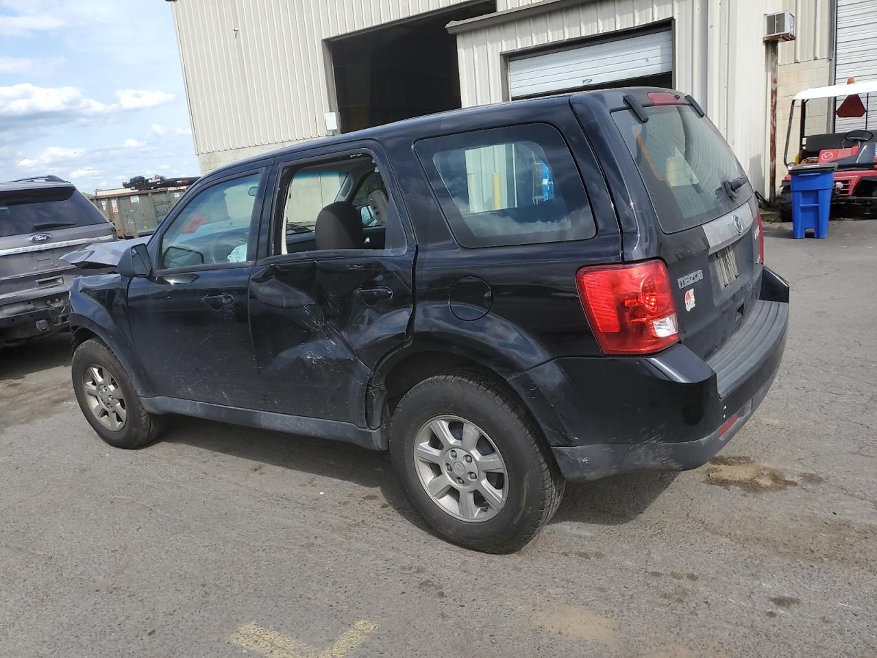 4F2CY9C72AKM04930 2010 Mazda Tribute I