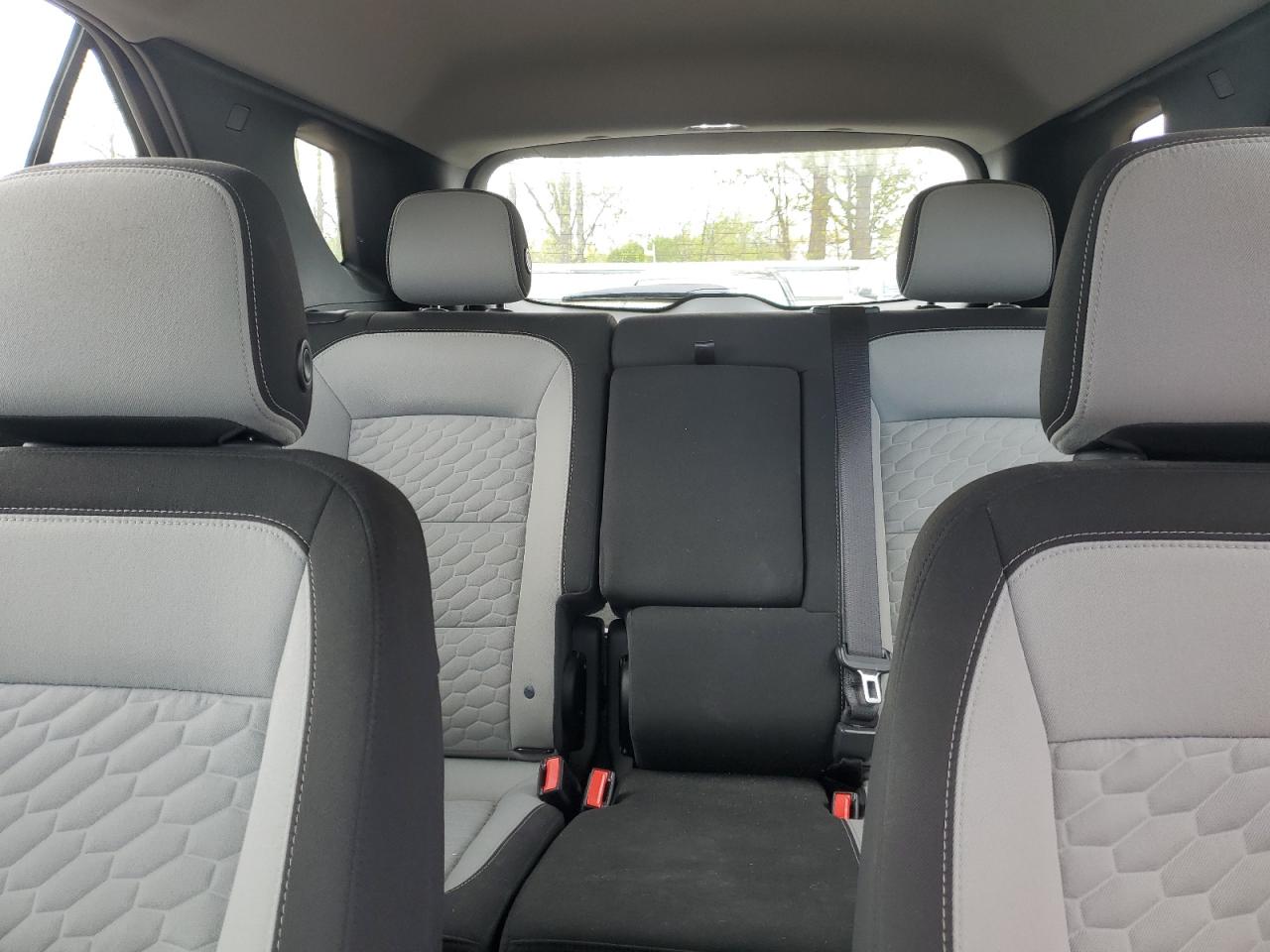 2GNAXREV7J6340562 2018 Chevrolet Equinox Ls