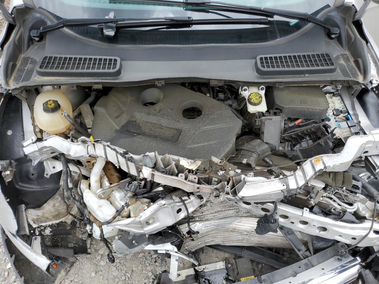 1FMCU9G90HUB04370 FORD ESCAPE 2017