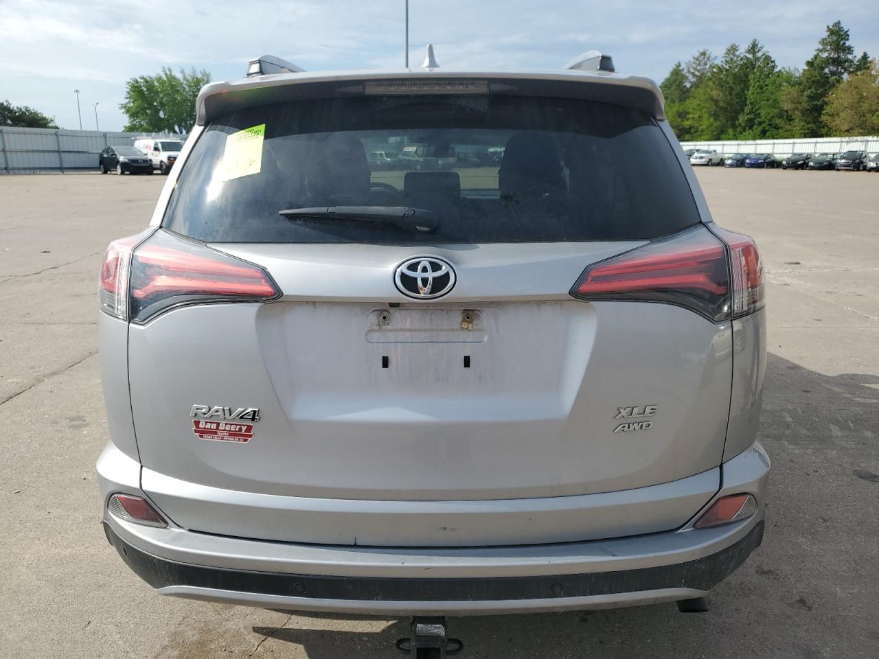 2T3RFREV4HW613907 2017 Toyota Rav4 Xle